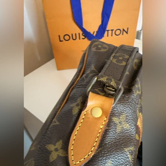 Louis Vuitton Danube - Picture 13 of 14